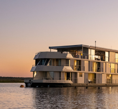 Luxury Houseboat holiday on Chobe River